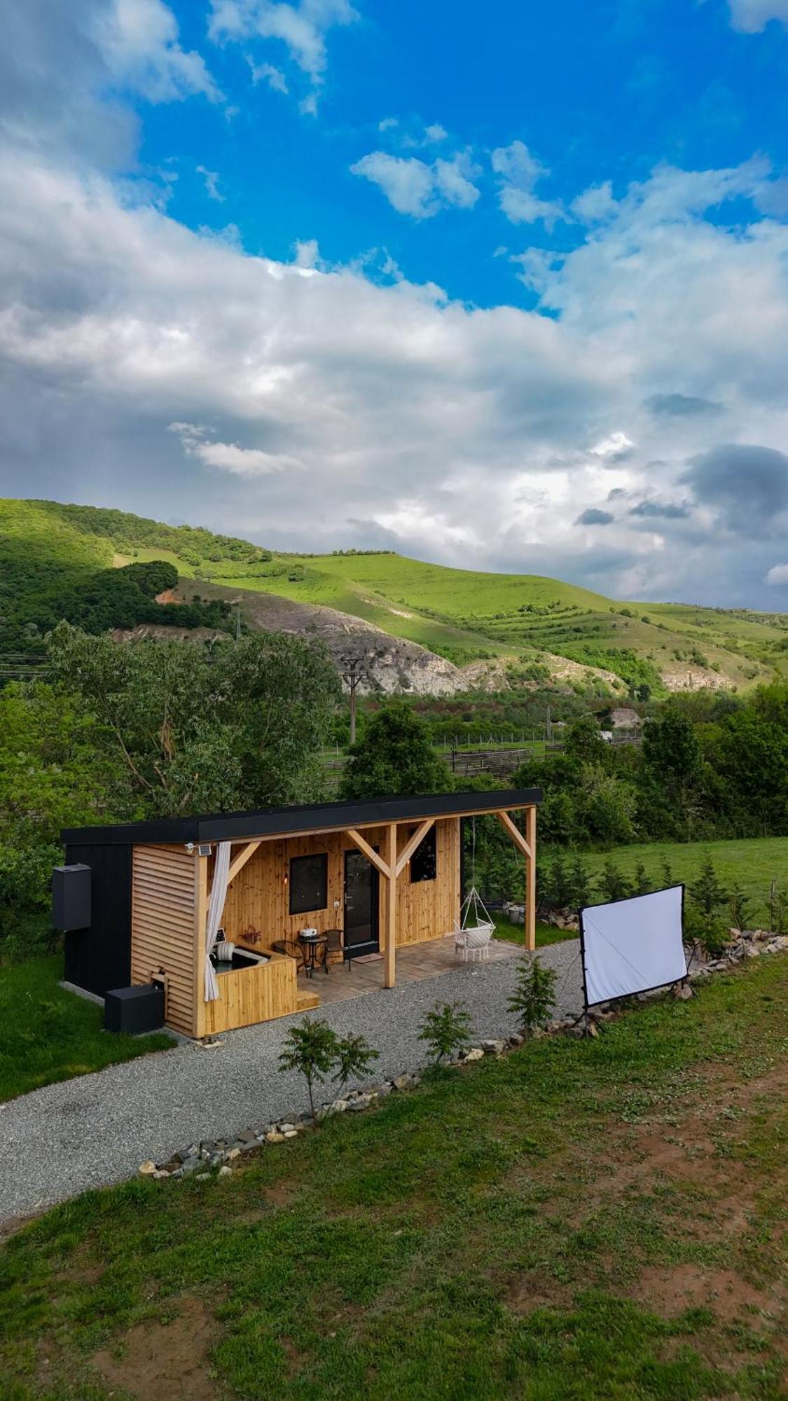 Kubiq Transalpina Vila Petresti Exterior foto
